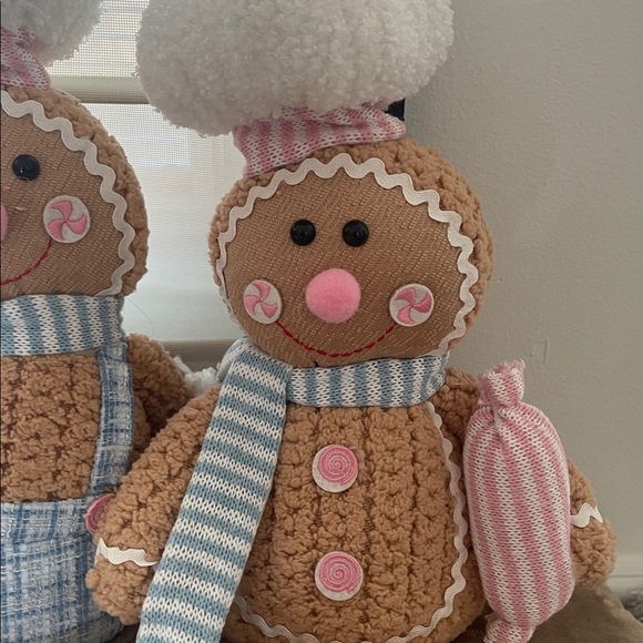 2 Gingerbread Plush Dolls with Scarves - Picture 3 of 4